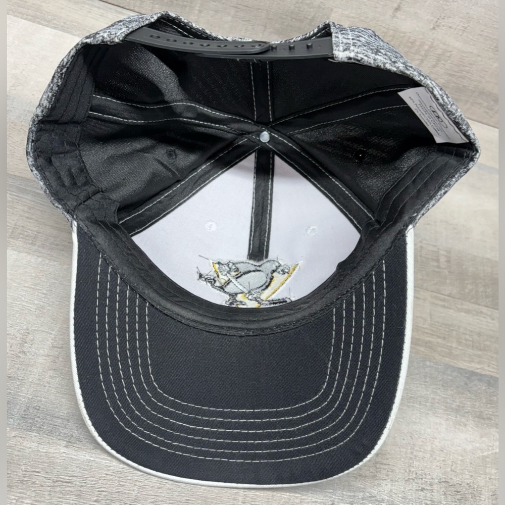 Pittsburgh Penguins NHL Snapback Hat Gray/White NWOT - Picture 4 of 5